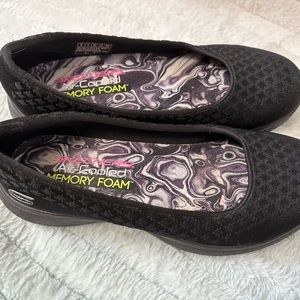 Sketchers shoes size 6